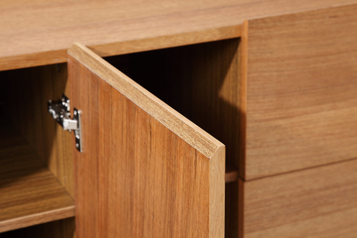 Détails du Buffet en Bois Scandinave Avat